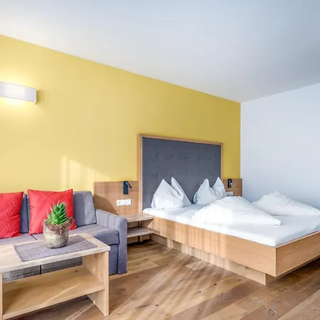 Schmiedhof Hotel 3*